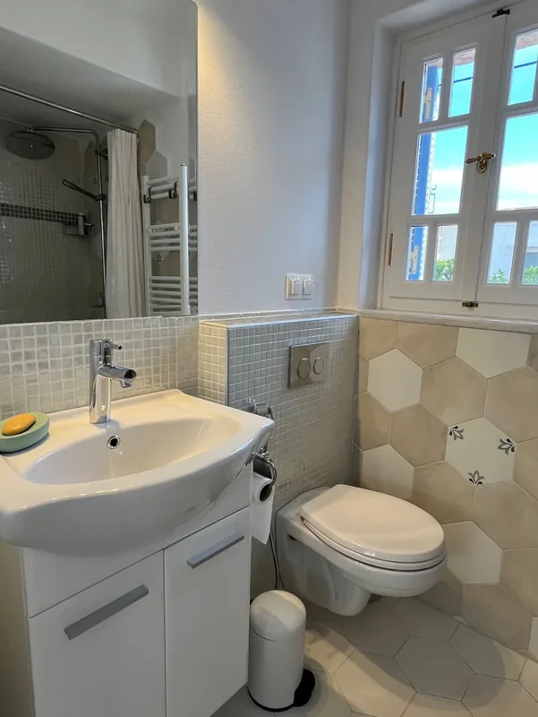 Amalia Beletage, Badezimmer 1